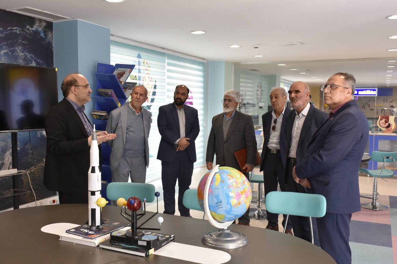 طرح «بوستان کتاب» در محوطه کتابخانه شهید آوینی وایقان اجرا میشود