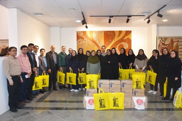 ۲۷هزار و ۷۰۰ جلد کتاب کمک آموزشی و کودک و نوجوان به کتابخانههای عمومی فارس اهدا شد