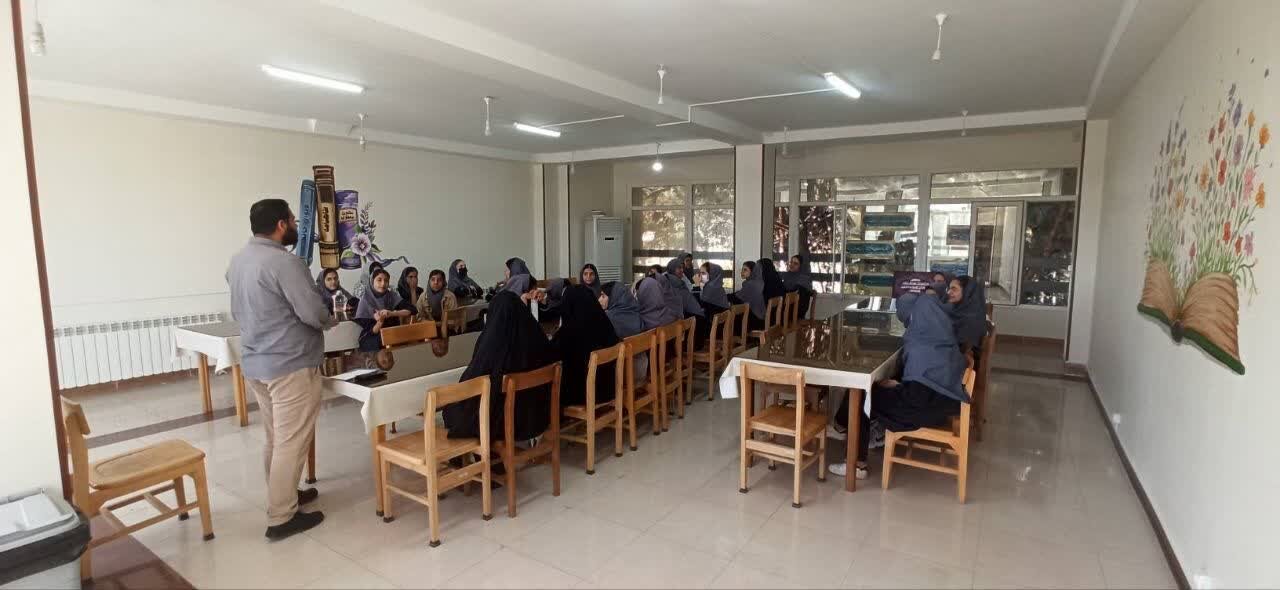 پیوند هویت، دانش و هنر در کتابخانه‌های عمومی استان مرکزی