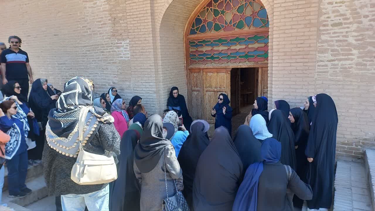 پیوند هویت، دانش و هنر در کتابخانه‌های عمومی استان مرکزی