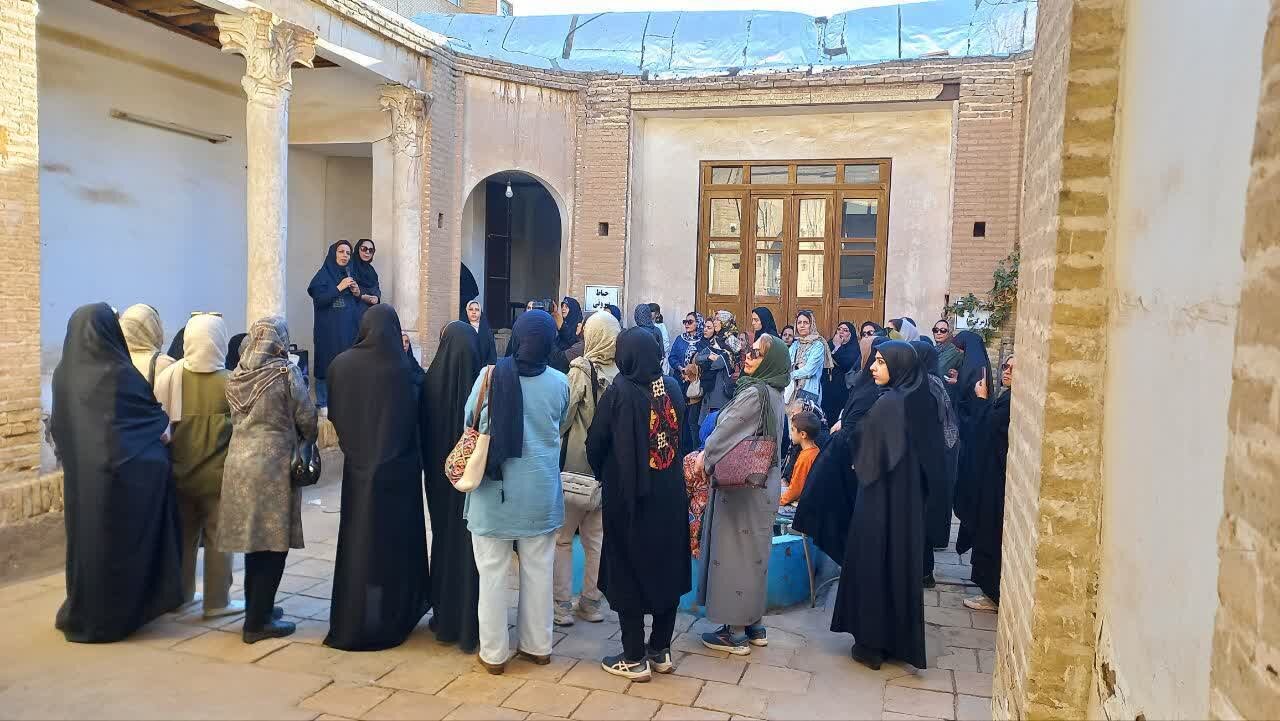 پیوند هویت، دانش و هنر در کتابخانه‌های عمومی استان مرکزی