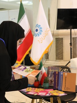 غرفه نهاد کتابخانه‌های عمومی کشور در رویداد ملی