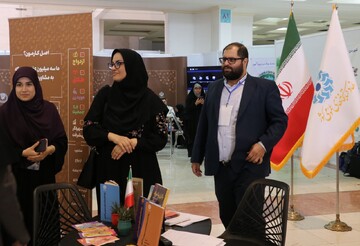غرفه نهاد کتابخانه‌های عمومی کشور در رویداد ملی