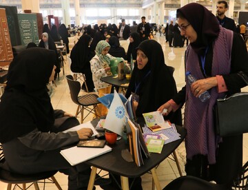 غرفه نهاد کتابخانه‌های عمومی کشور در رویداد ملی