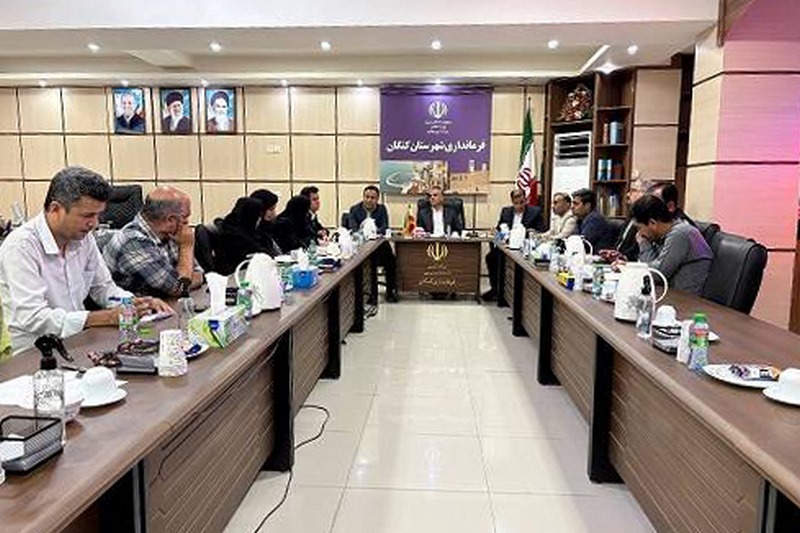 بررسی برنامه‌های هفته کتاب در نشست انجمن کتابخانه‌های عمومی کنگان