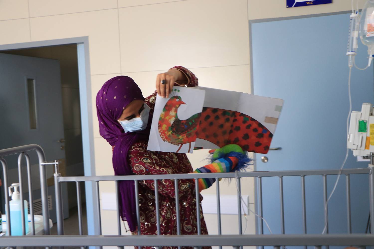 نشست «کتاب‌خوان پرستار» در بیمارستان کودکان بندرعباس برگزار شد