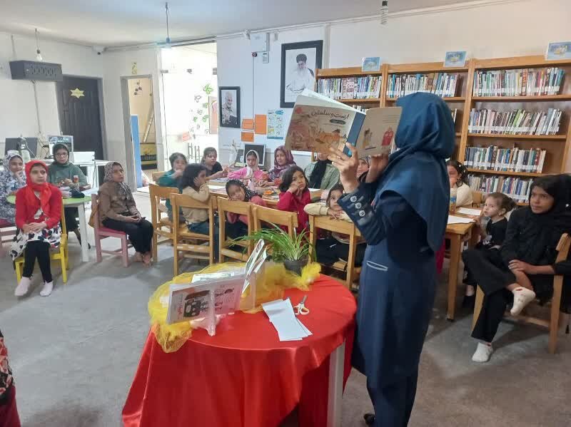 رونق کتابخوانی در کتابخانههای عمومی استان مرکزی