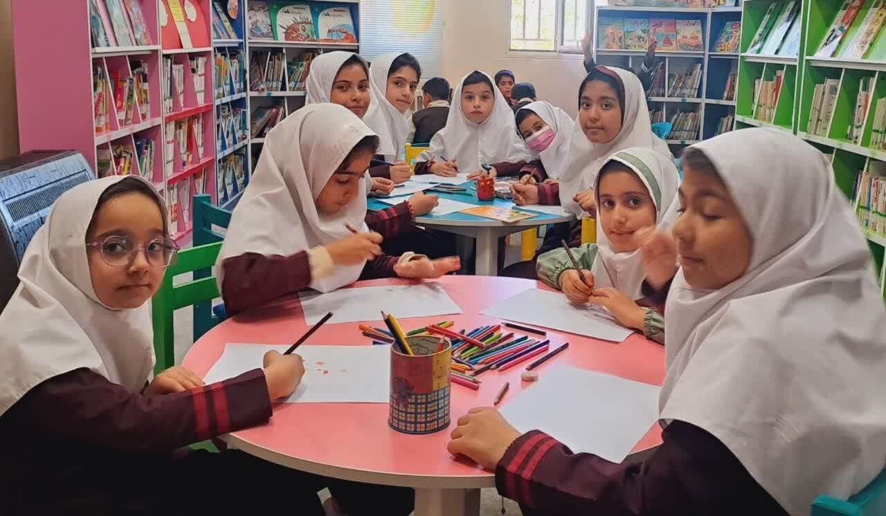 رونق کتابخوانی در کتابخانههای عمومی استان مرکزی