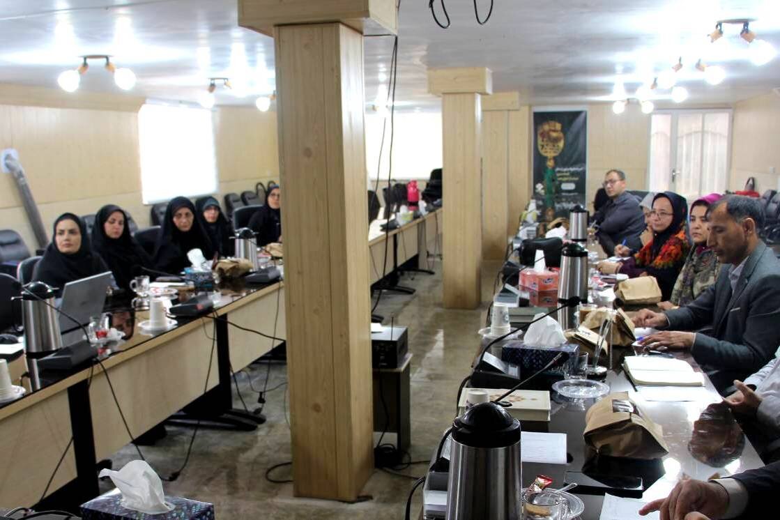 مدیرکل کتابخانه‌های عمومی گلستان با کتابداران گالیکش، مینودشت، مراوه‌تپه و کلاله دیدار کرد