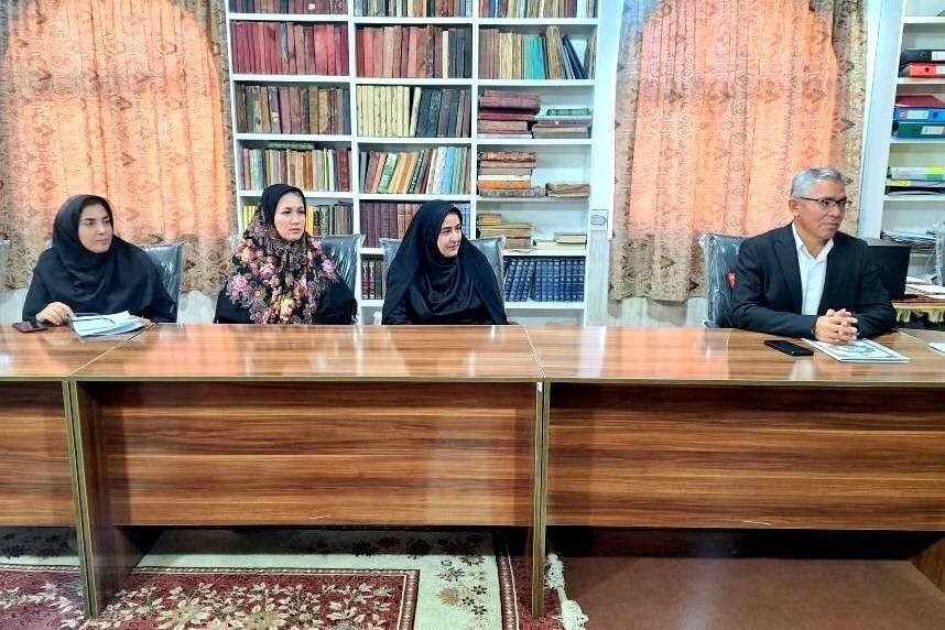 تجلیل از امام‌جمعه اهل‌سنت بندرترکمن به‌عنوان مروج کتاب و کتابخوانی