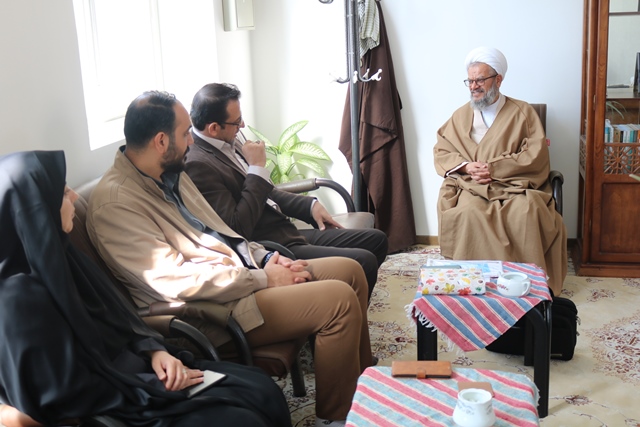 کتابخانه‌های عمومی، محور توسعه علمی و فرهنگی جامعه هستند