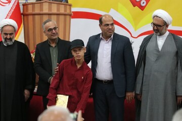 افتتاح نمایشگاه کتاب مهریز با حضور مدیر کل کتابخانه های عمومی استان یزد