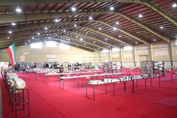 افتتاح نمایشگاه کتاب مهریز با حضور مدیر کل کتابخانه های عمومی استان یزد