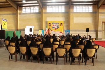 افتتاح نمایشگاه کتاب مهریز با حضور مدیر کل کتابخانه های عمومی استان یزد