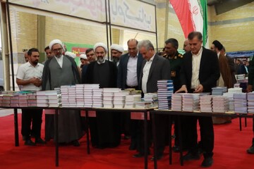 افتتاح نمایشگاه کتاب مهریز با حضور مدیر کل کتابخانه های عمومی استان یزد