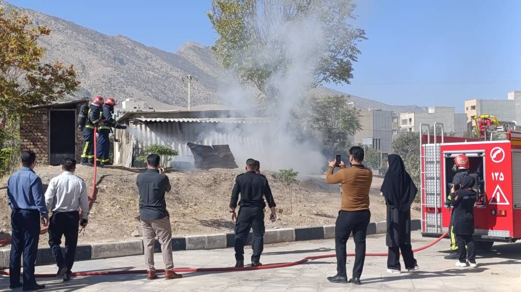 مانور پدافند غیرعامل در کتابخانه مرکزی خرمآباد برگزار شد