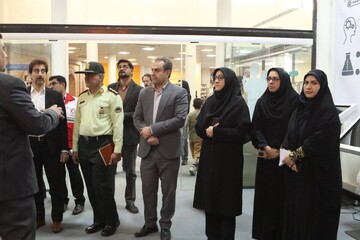 بازدید از کتابخانه