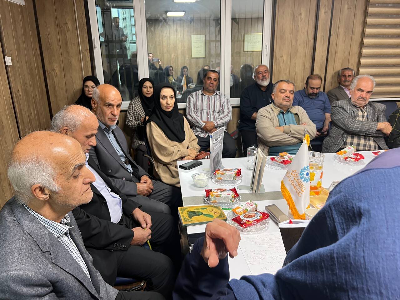 نشست معرفی و نقد کتاب «تعزیه، آینه نمایش‌های سنتی» در قزوین برگزار شد