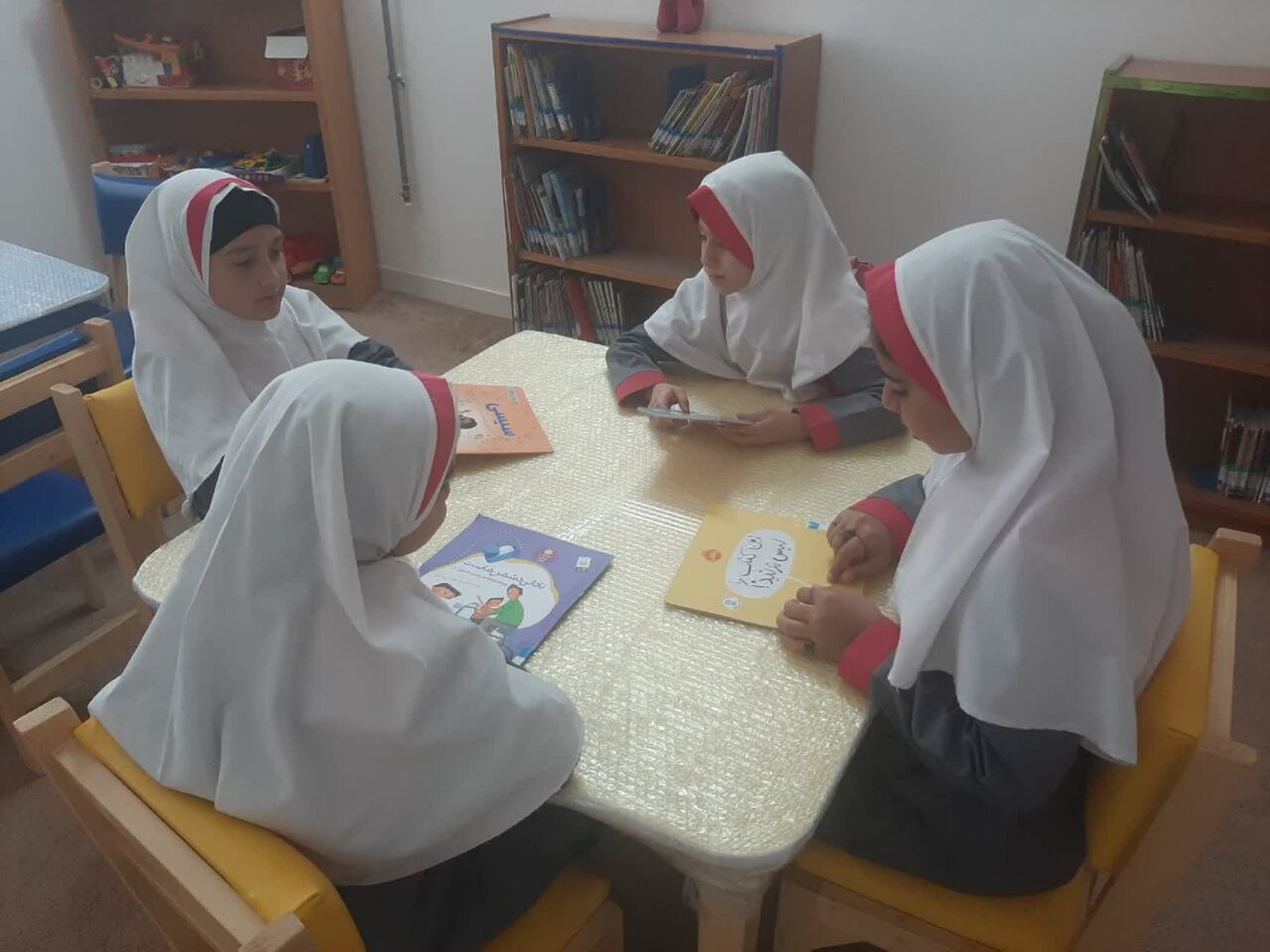 هفته‌ای سرشار از فعالیت‌های فرهنگی، آموزشی و ادبی در کتابخانه‌های عمومی استان مرکزی