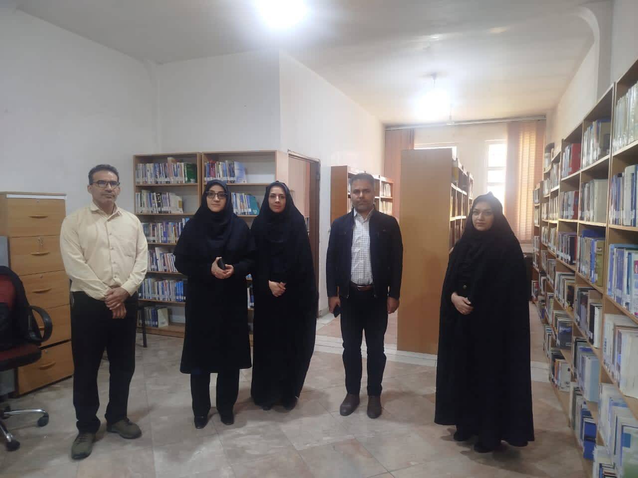 سرپرست اداره‌کل کتابخانه‌های عمومی لرستان از کتابخانه‌های ازنا بازدید کرد