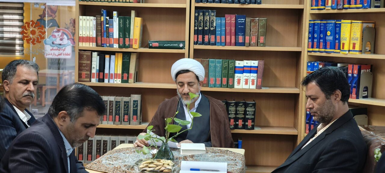 جلسه انجمن کتابخانه‌های عمومی بخش ماهان کرمان برگزار شد
