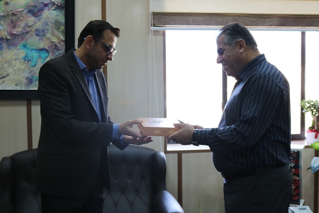 دیدار مدیرکل کتابخانههای عمومی با معاون سیاسی و امنیتی استانداری سمنان