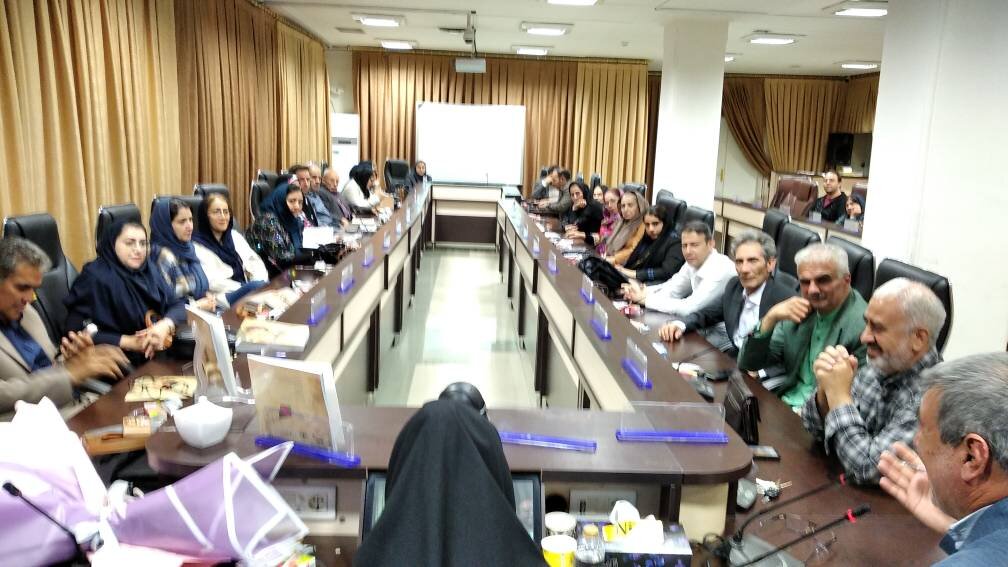 آئین رونمایی از کتاب «خاطرات شیرین یک دهه شصتی» در کتابخانه مرکزی ارومیه برگزار شد