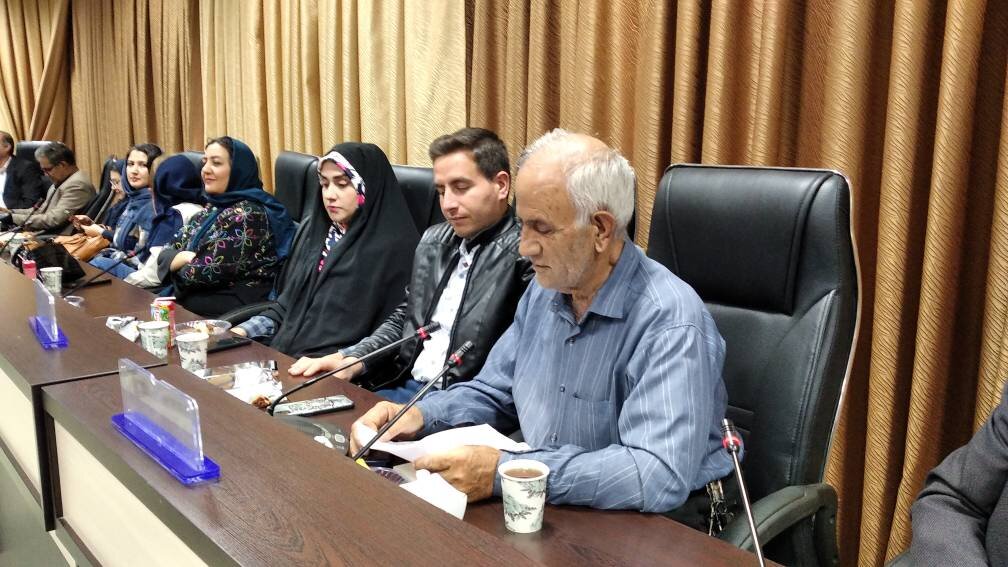 آئین رونمایی از کتاب «خاطرات شیرین یک دهه شصتی» در کتابخانه مرکزی ارومیه برگزار شد