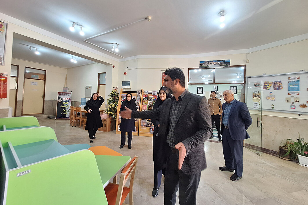 تأکید بر نقش کتابخانهها در توسعه فرهنگی و آموزشی شهرستان ایوان