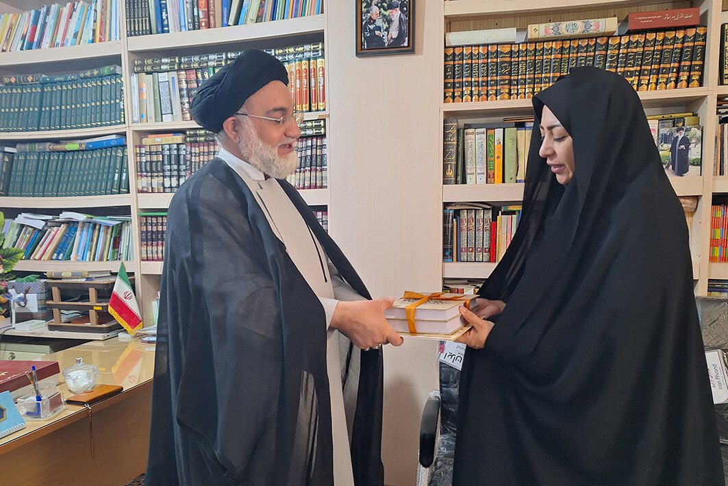 تأکید بر نقش کتابخانهها در توسعه فرهنگی و آموزشی شهرستان ایوان