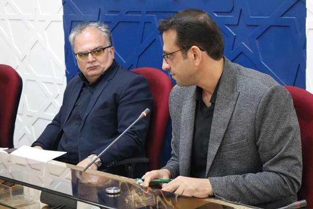 اهدای یک دستگاه خودرو از سوی شهرداری برای راهاندازی اولین کتابخانه سیار سمنان