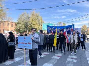 حضور کارکنان کتابخانه‌های عمومی استان آذربایجان غربی در راهپیمایی یوم الله ۱۳ آبان