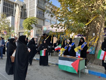 حضور کارکنان کتابخانه‌های عمومی استان آذربایجان غربی در راهپیمایی یوم الله ۱۳ آبان