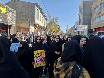 حضور کارکنان کتابخانه‌های عمومی استان آذربایجان غربی در راهپیمایی یوم الله ۱۳ آبان