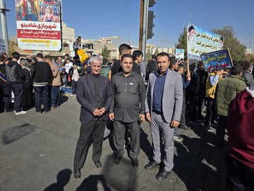 حضور کارکنان کتابخانه‌های عمومی استان آذربایجان غربی در راهپیمایی یوم الله ۱۳ آبان