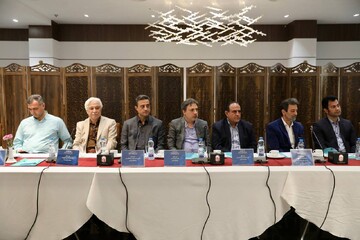 چراغ‌های علم، مسیر کتابدار و کتابخوان را روشن‌تر کردند