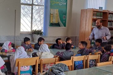 گرامیداشت روز دانش آموز در کتابخانه‌های عمومی استان مرکزی - کراپ‌شده