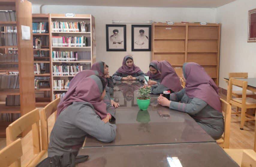 گرامیداشت روز دانش‌آموز در کتابخانه‌های عمومی استان مرکزی