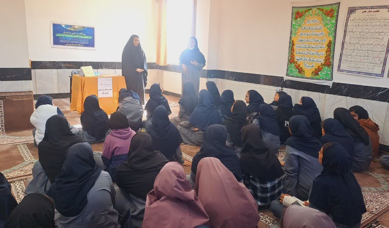 گرامیداشت روز دانشآموز در کتابخانههای عمومی استان مرکزی