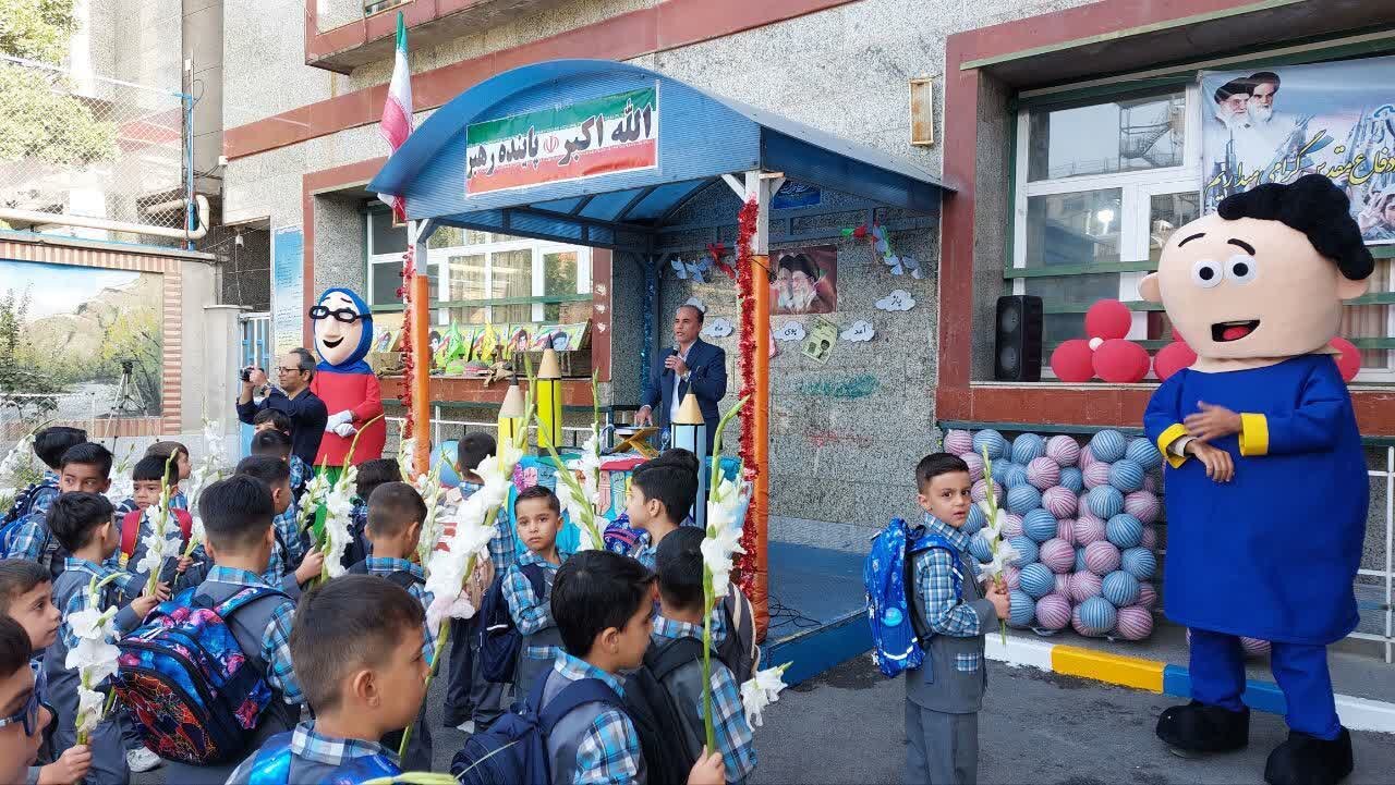 گرامیداشت روز دانشآموز در کتابخانههای عمومی استان مرکزی