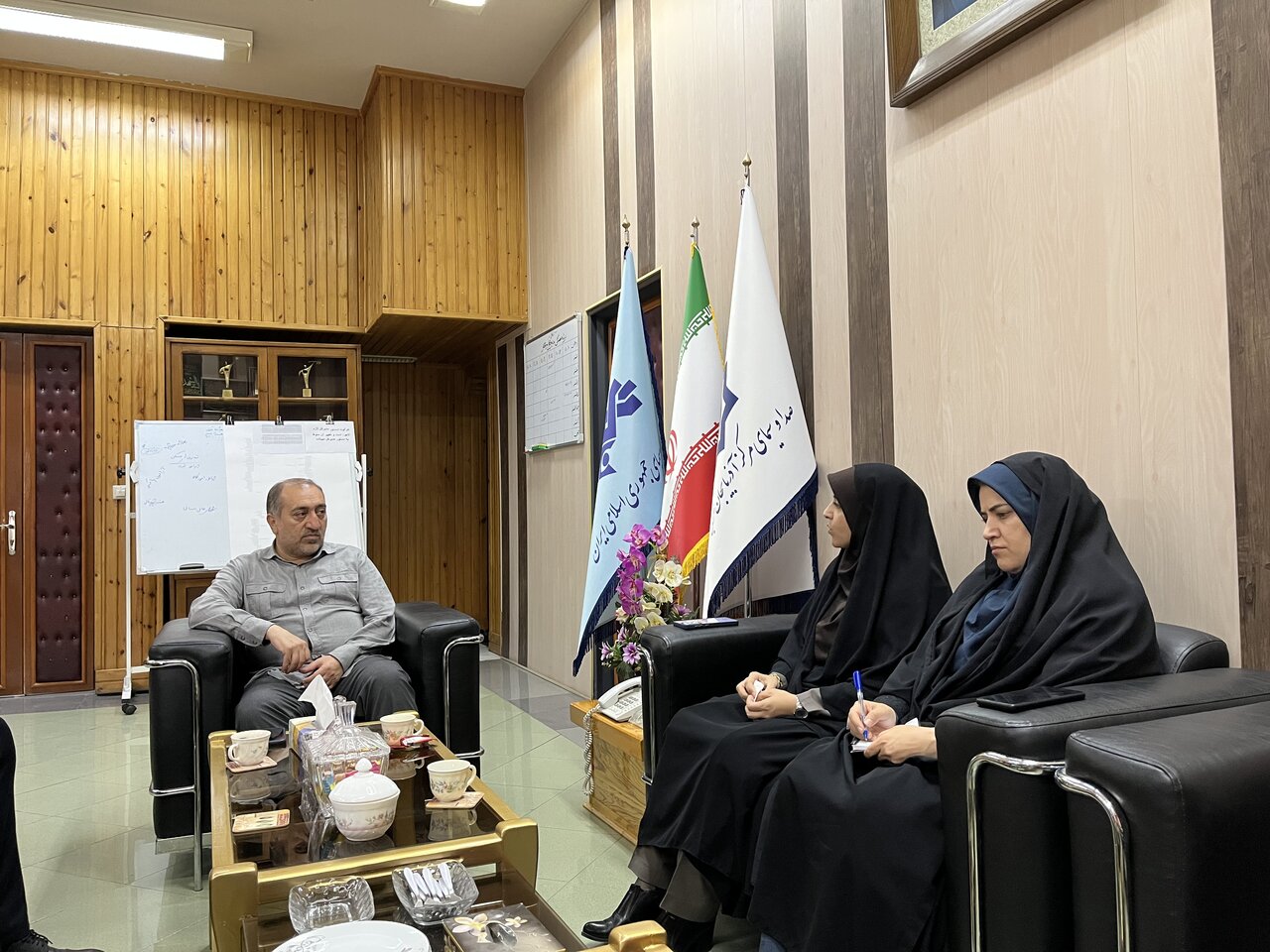 نشست هم‌اندیشی مدیران‌کل کتابخانه‌های عمومی و صداوسیمای مرکز آذربایجان‌غربی برگزار شد