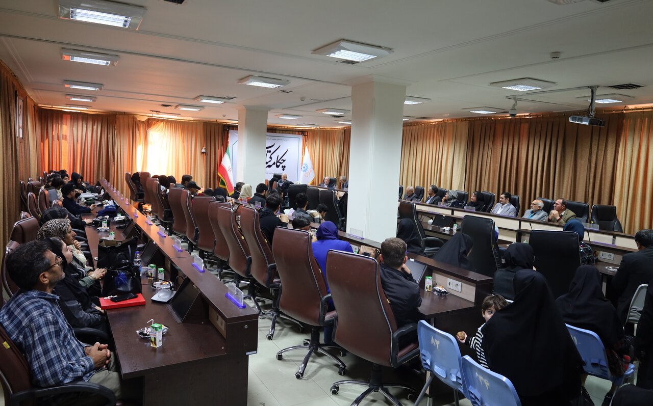 محفل شعرخوانی «چکامه کتاب» در کتابخانه مرکزی ارومیه برگزار شد