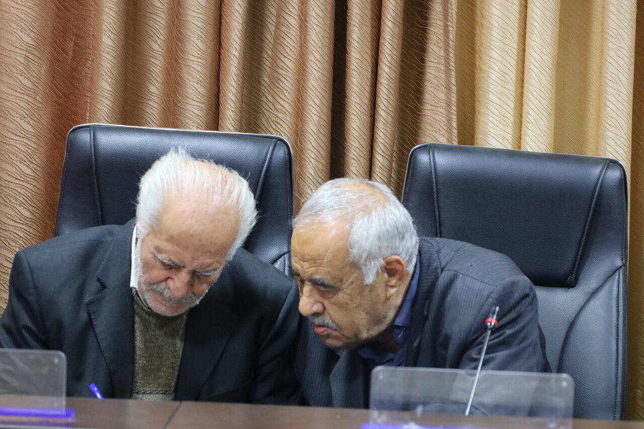 محفل شعرخوانی «چکامه کتاب» در کتابخانه مرکزی ارومیه برگزار شد