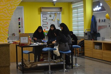 بازدید مشاور معاون رئیس‌جمهور در امور زنان و خانواده از کتابخانه الفبا شهر شیراز