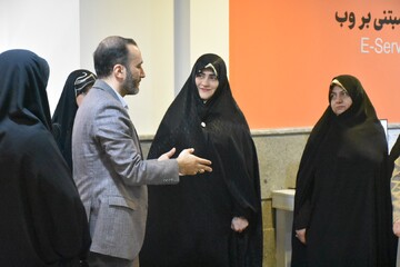 بازدید مشاور معاون رئیس‌جمهور در امور زنان و خانواده از کتابخانه الفبا شهر شیراز