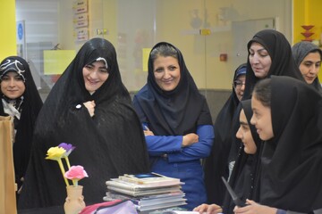 بازدید مشاور معاون رئیس‌جمهور در امور زنان و خانواده از کتابخانه الفبا شهر شیراز