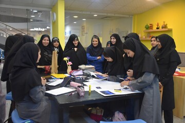 بازدید مشاور معاون رئیس‌جمهور در امور زنان و خانواده از کتابخانه الفبا شهر شیراز