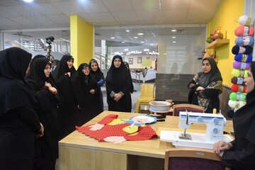 بازدید مشاور معاون رئیس‌جمهور در امور زنان و خانواده از کتابخانه الفبا شهر شیراز
