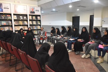 بازدید مشاور معاون رئیس‌جمهور در امور زنان و خانواده از کتابخانه الفبا شهر شیراز