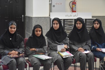 بازدید مشاور معاون رئیس‌جمهور در امور زنان و خانواده از کتابخانه الفبا شهر شیراز